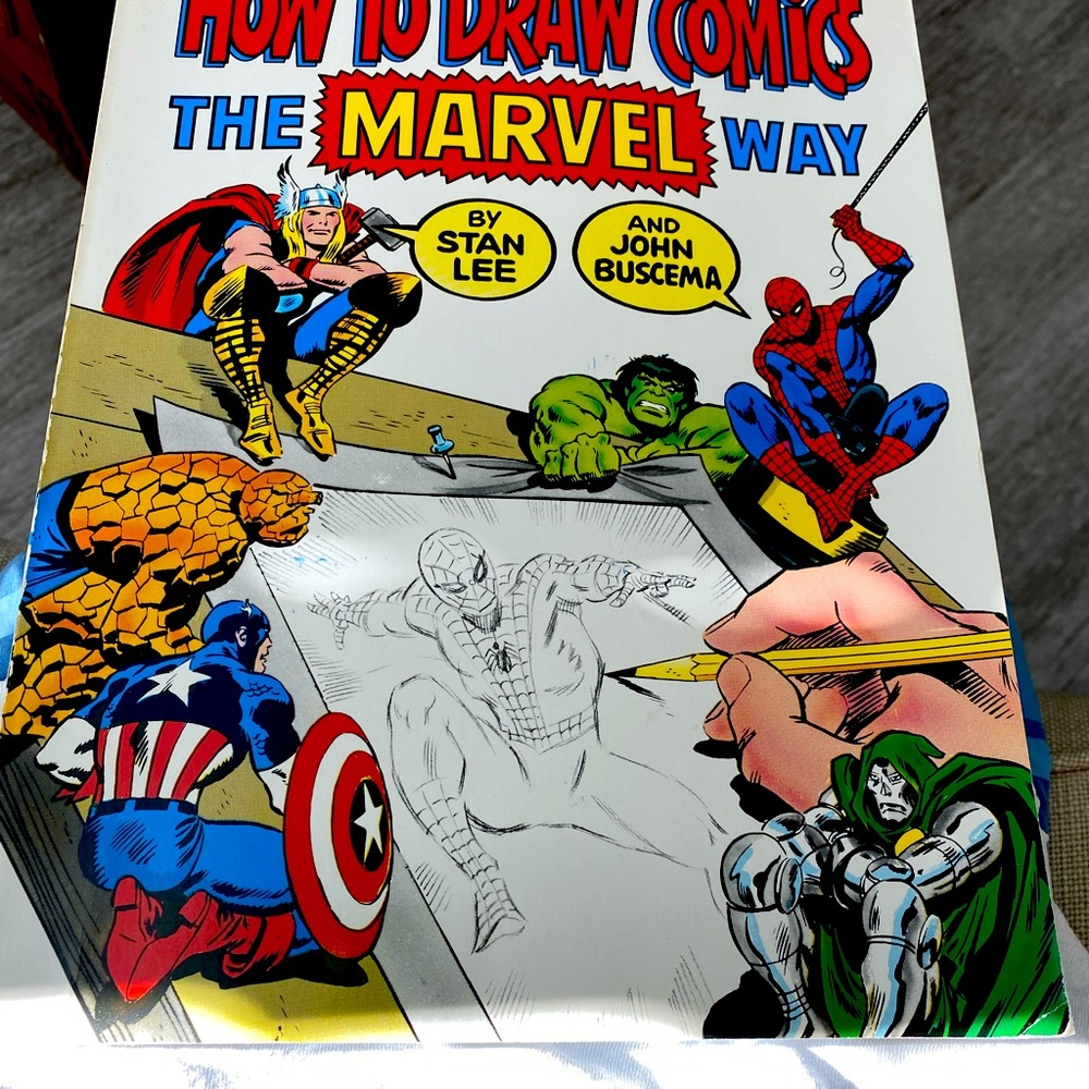 COMICS. HOW TO  DRAW COMICS THE MARVEL WAY